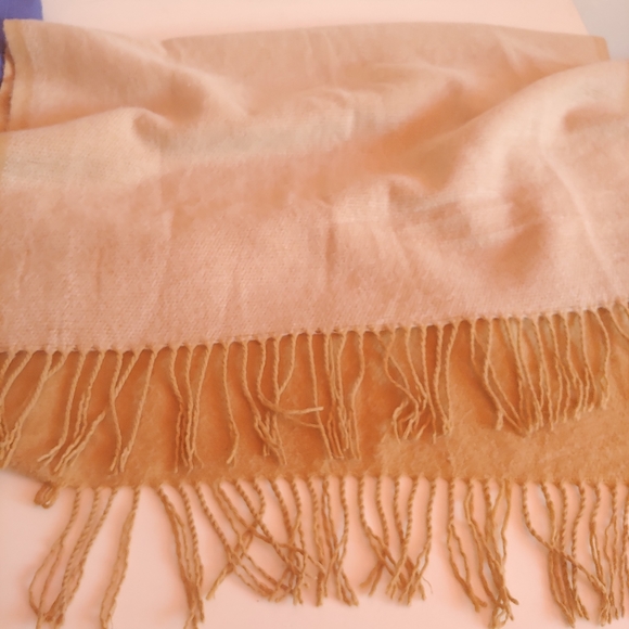 Acne Studios. 100% Wool tan color winter scarf. - Picture 4 of 4